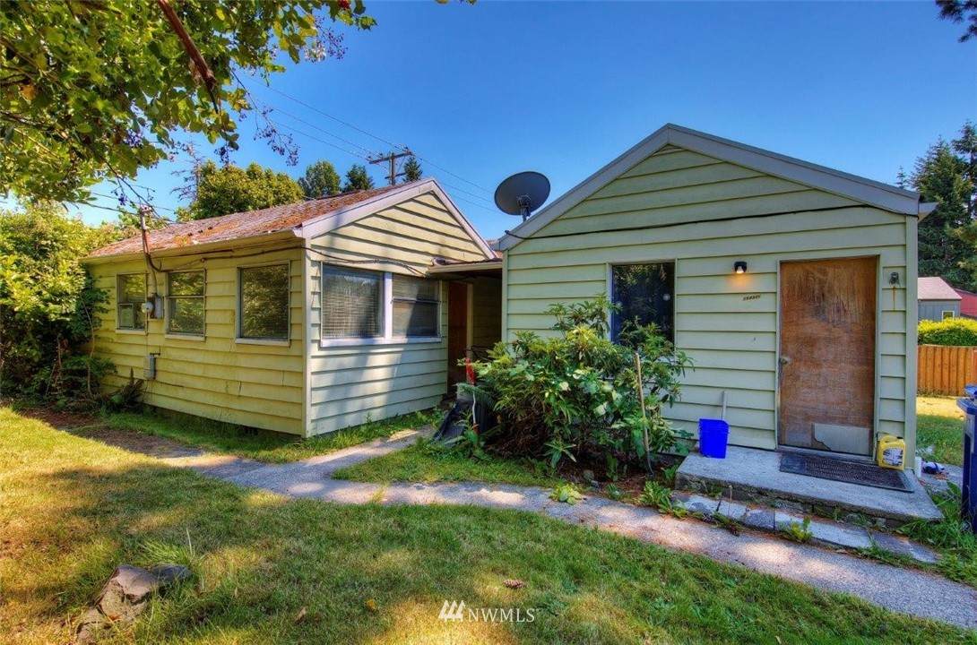 15433 8th Avenue - Photo 1