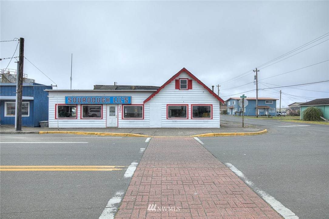 301 Dock Street - Photo 1