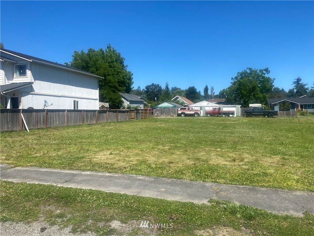 507 15th Street - Photo 1