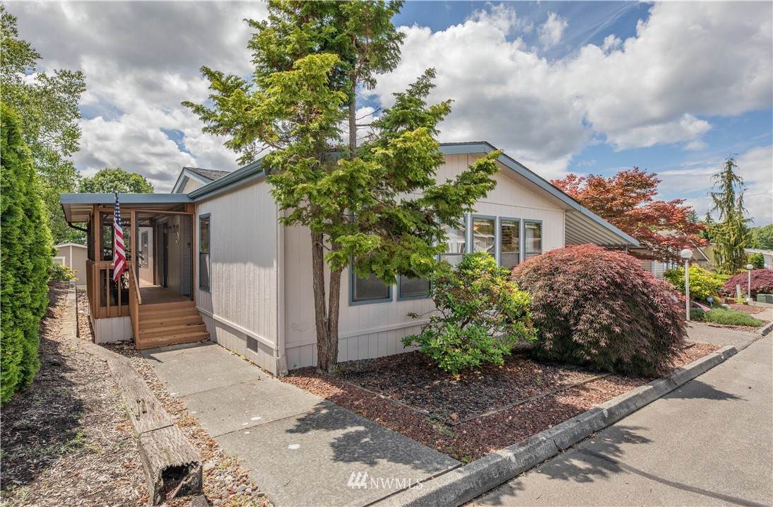 1427 100th Street - Photo 1