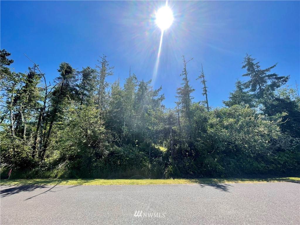 721 Bay Avenue - Photo 1