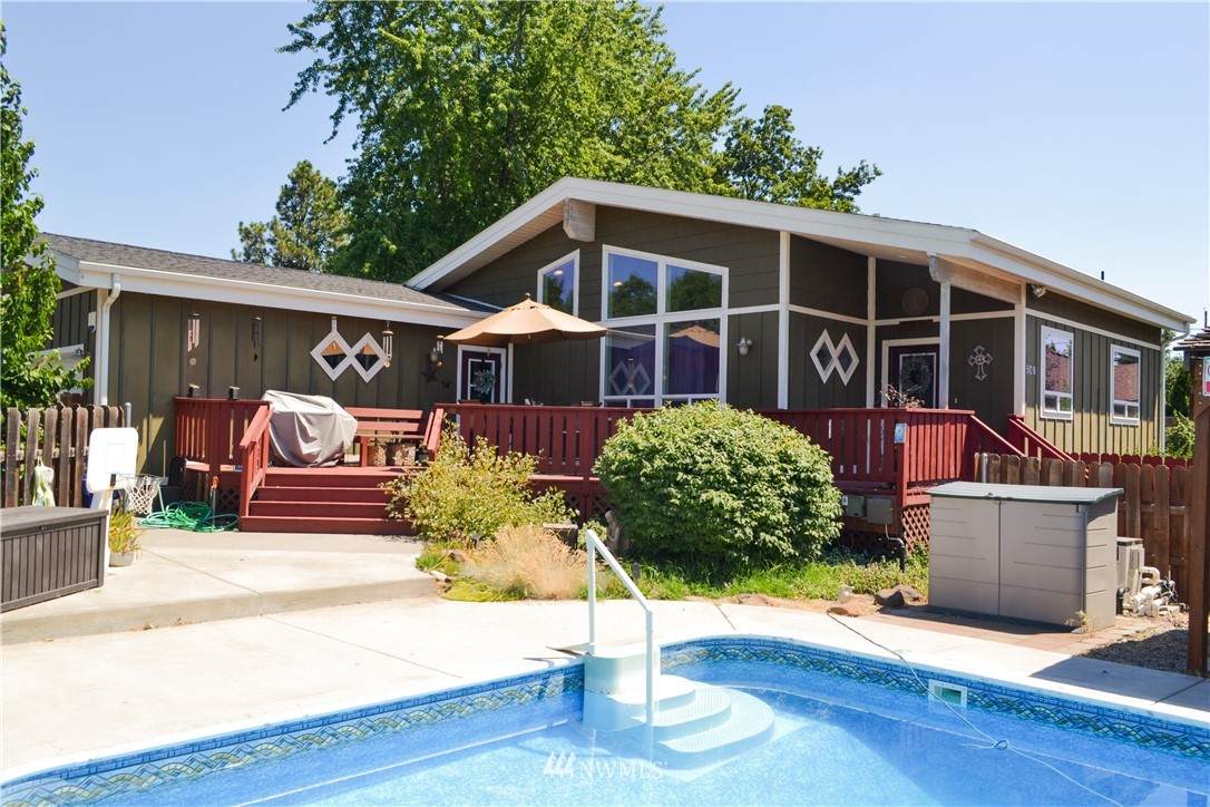 509 Bridge Street - Photo 1