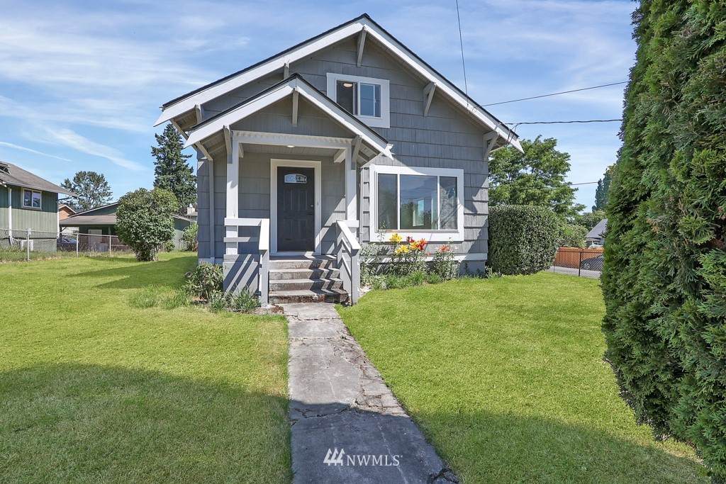 1627 35th Street - Photo 1