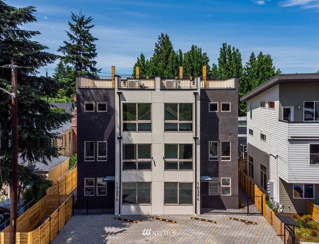 1037 Cloverdale Street - Photo 1