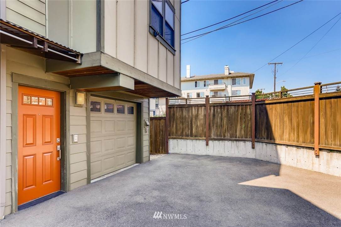 11713 Greenwood Avenue - Photo 1