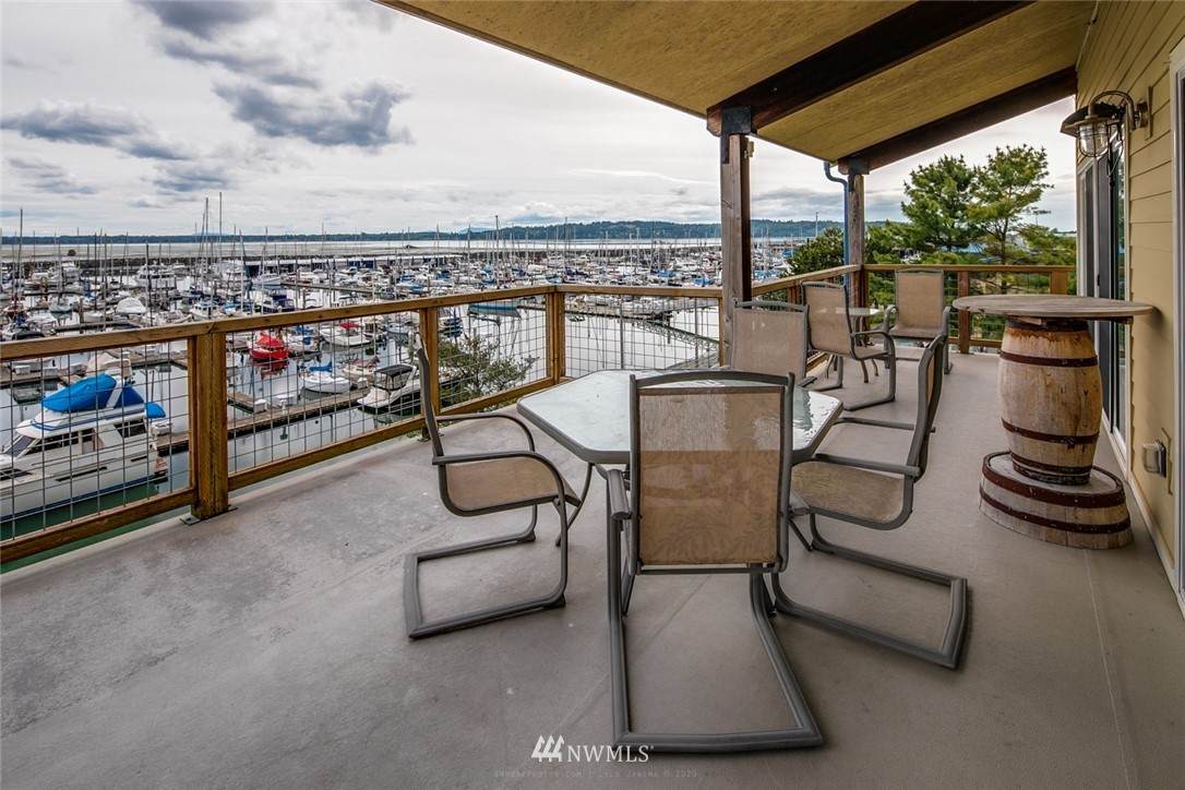 225 Marine Drive - Photo 1