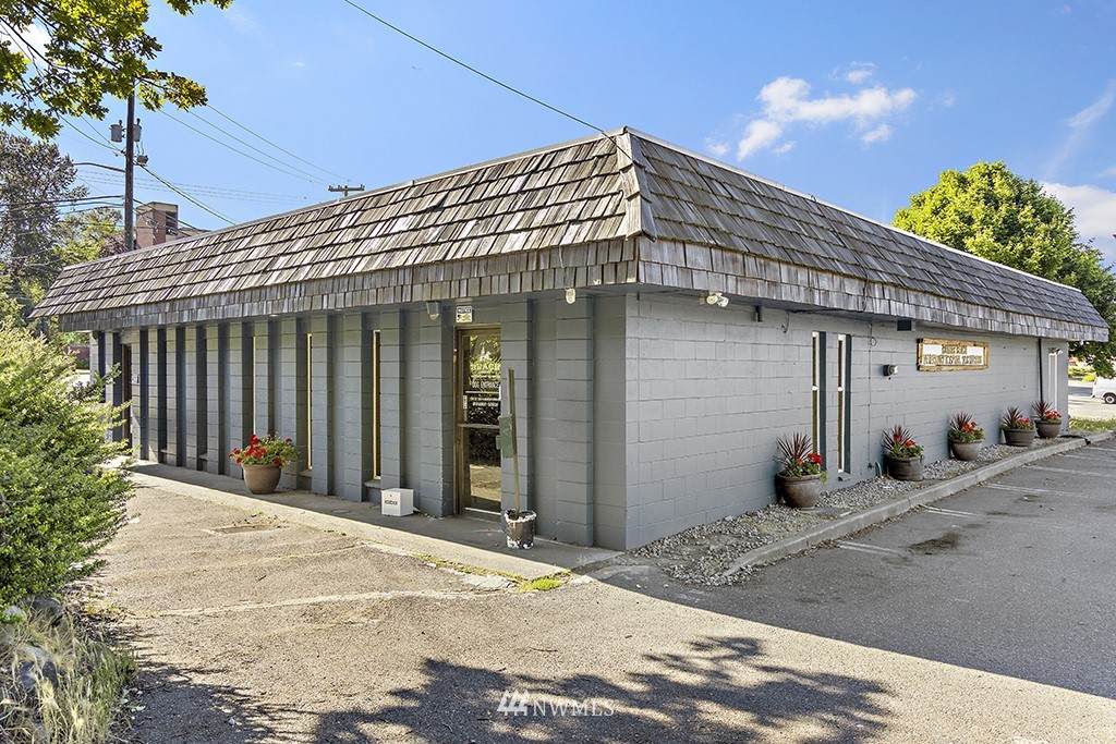 9238 Rainier Ave - Photo 1