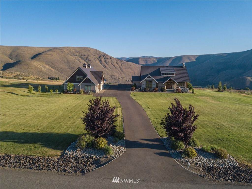3151 Tozer Road - Photo 1