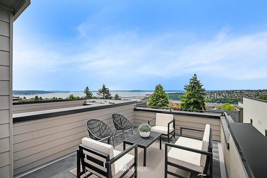 2112 9th Avenue - Photo 1