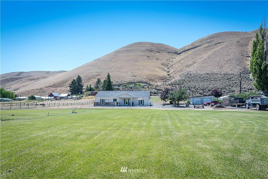 2501 Wenas Road - Photo 1