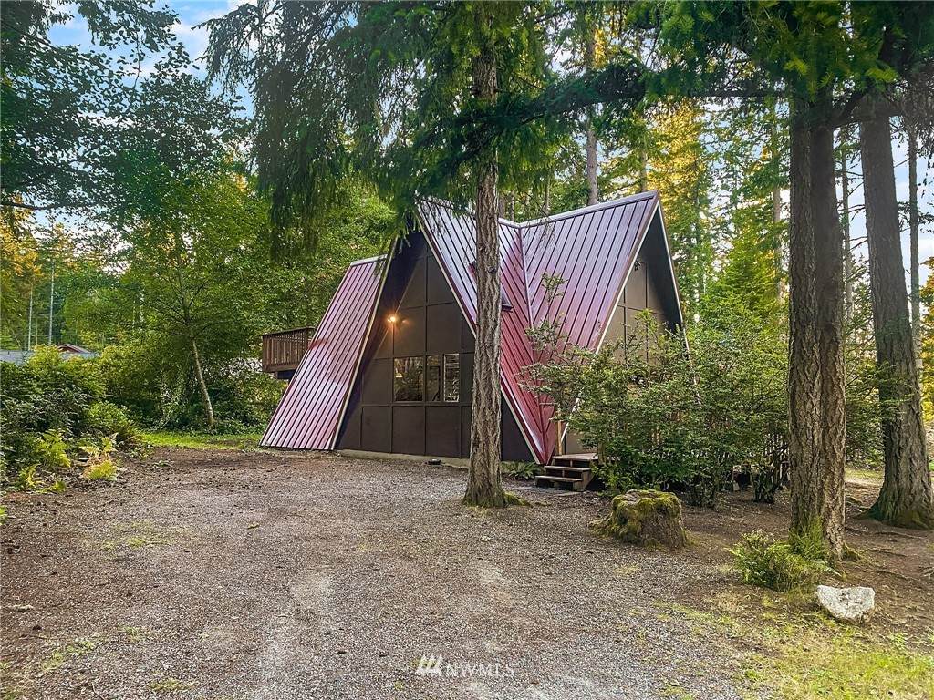 10208 Mathews Avenue - Photo 1