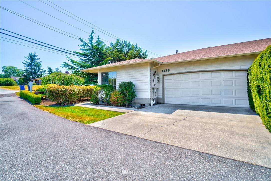 1426 29th Street - Photo 1