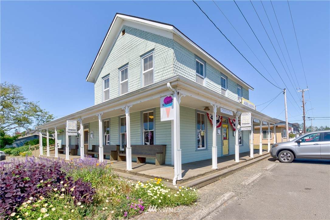 1401 Bay Avenue - Photo 1