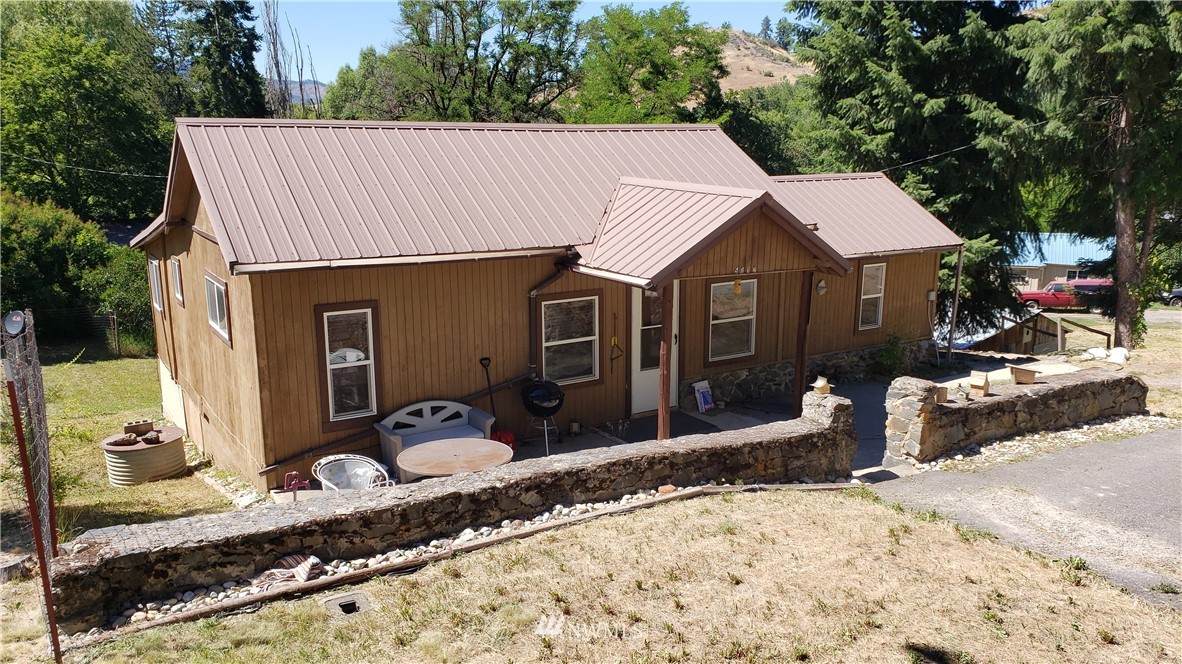5012 Columbia River Road - Photo 1