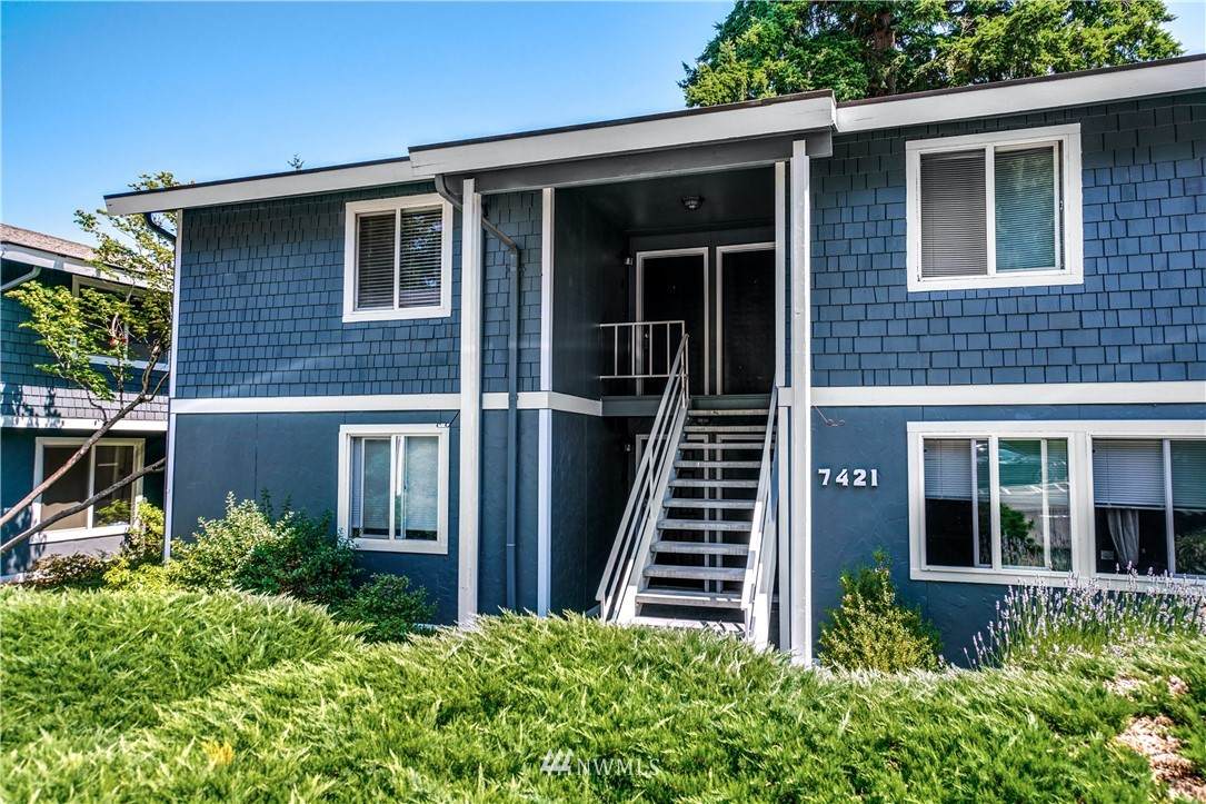 7421 212th Street - Photo 1