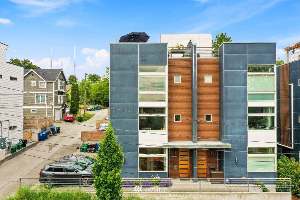 2112 James Street - Photo 1