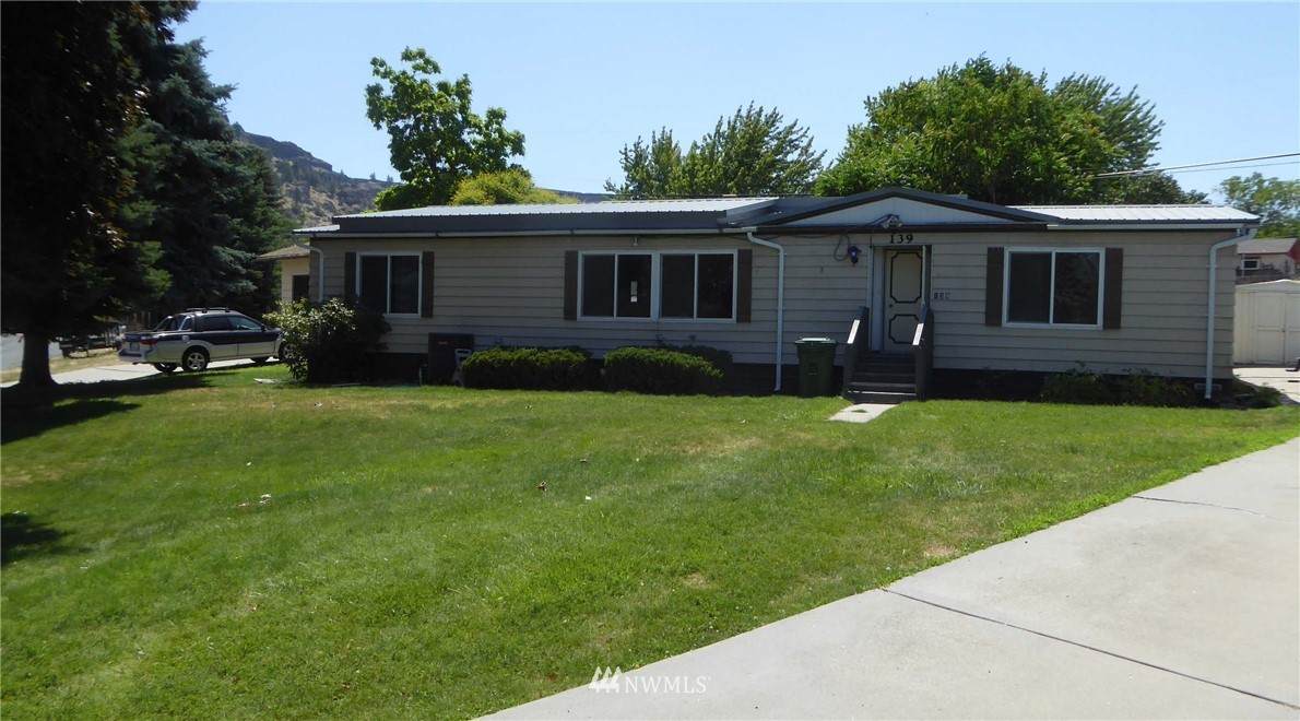 139 Hillcrest Avenue - Photo 1