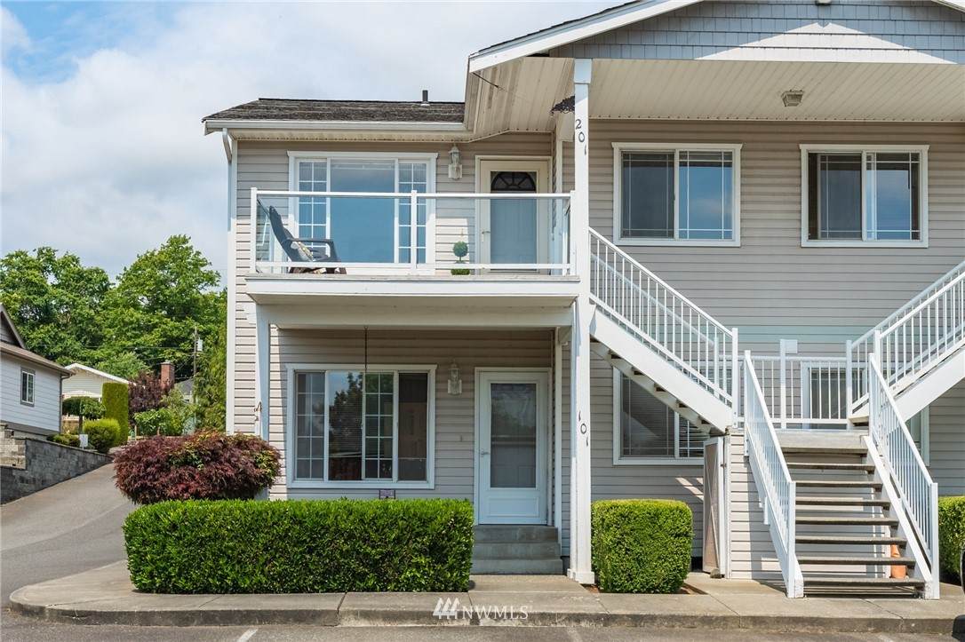 725 Judson Street - Photo 1