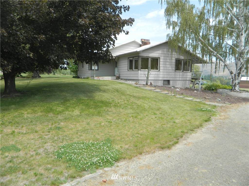 898 Highway 7 - Photo 1