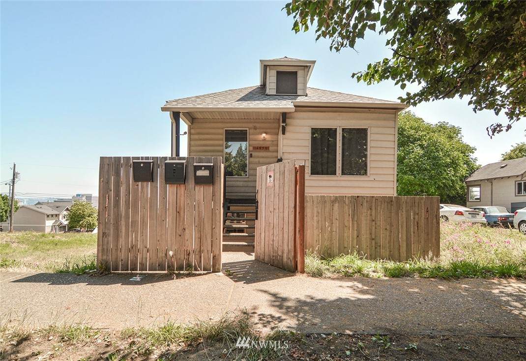 1605 Yakima Avenue - Photo 1