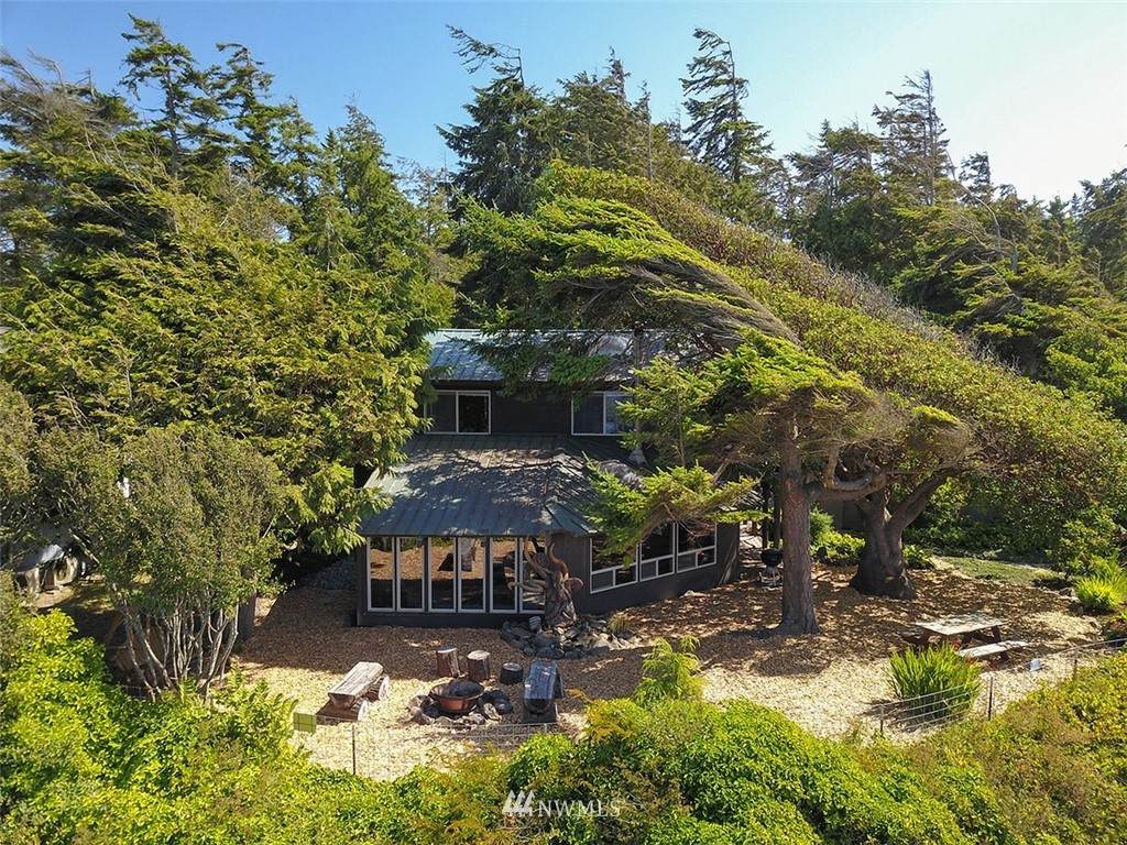 542 Bluff Drive - Photo 1