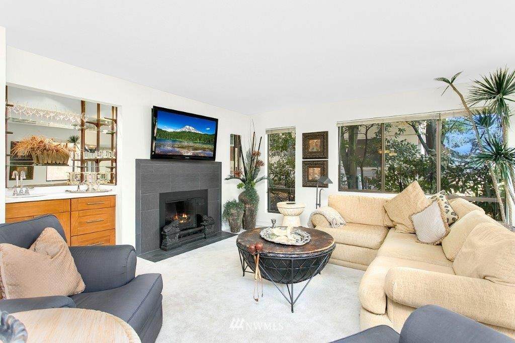401 100th Avenue - Photo 1