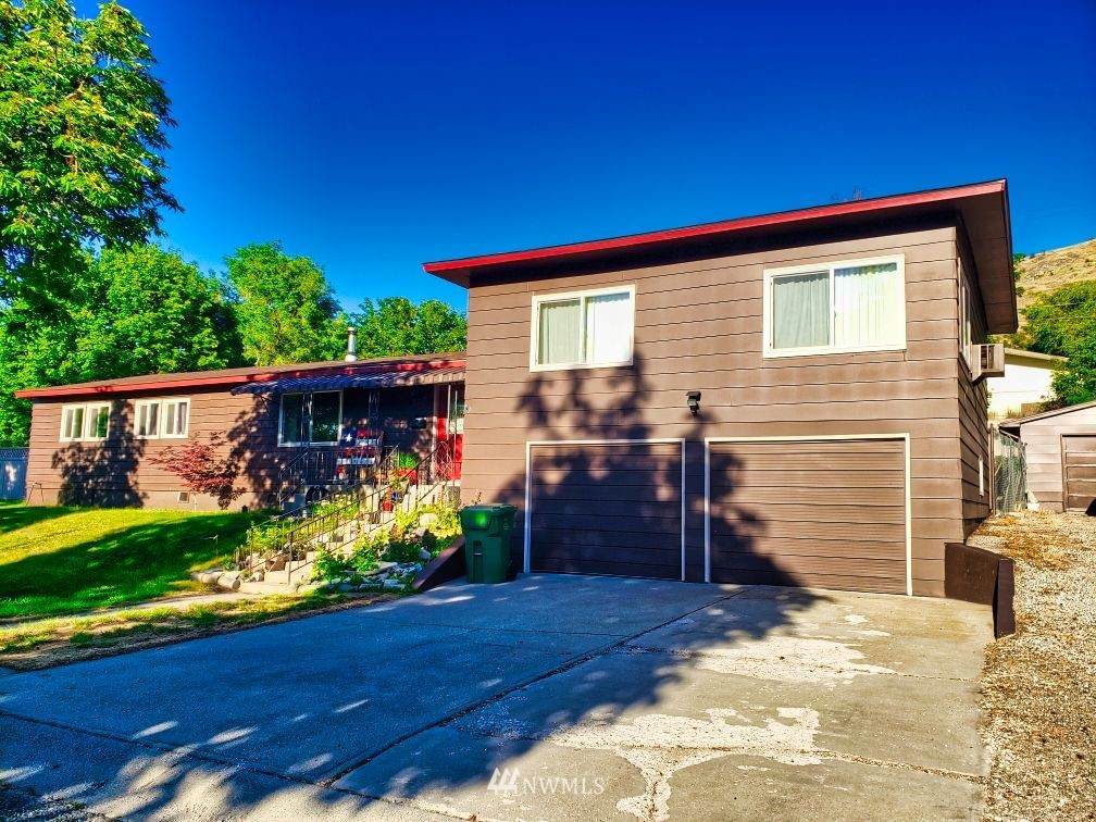 705 Walnut Street - Photo 1