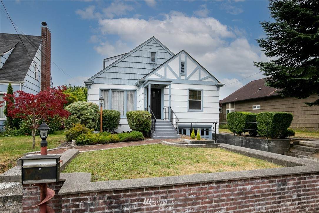527 6th Street - Photo 1