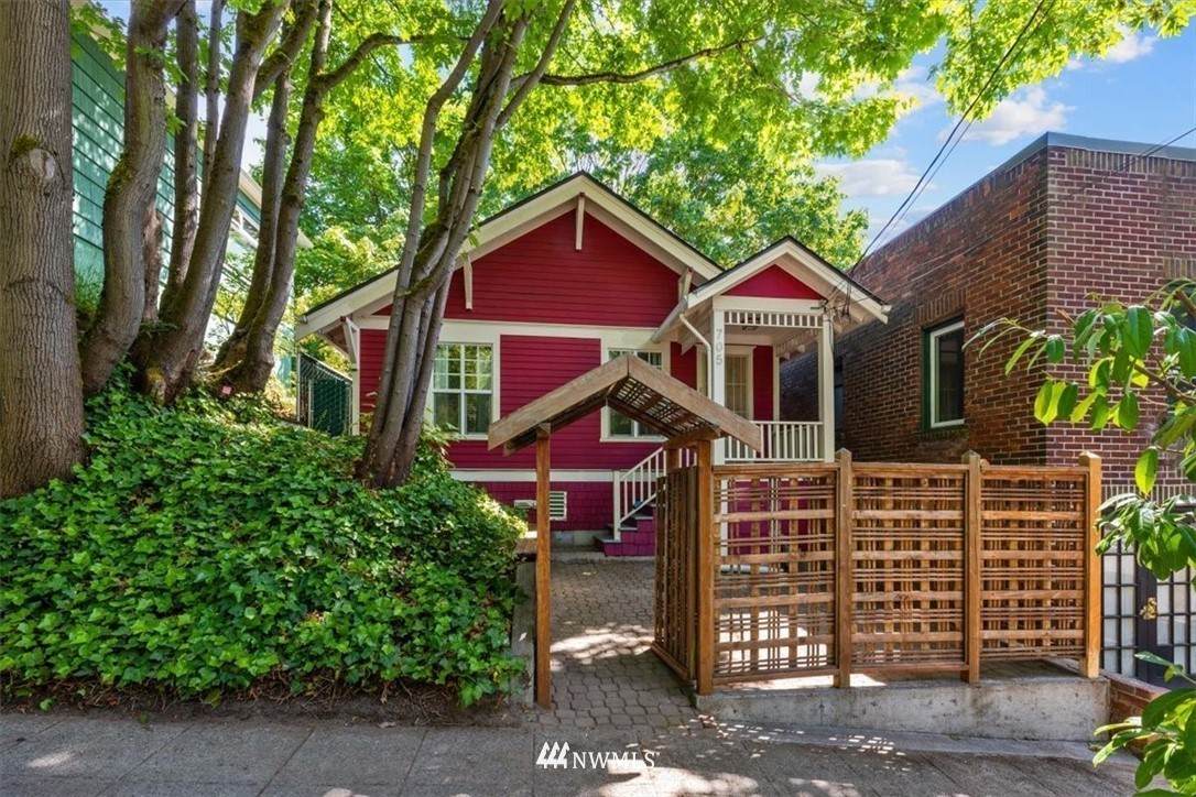 705 39th Street - Photo 1