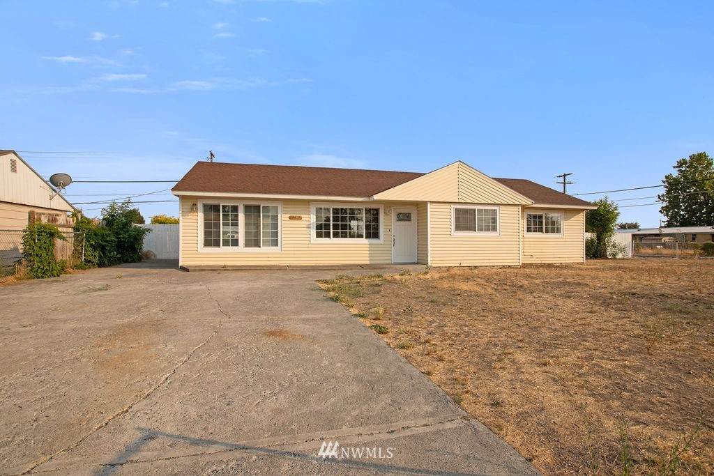1240 Vandenberg Avenue - Photo 1