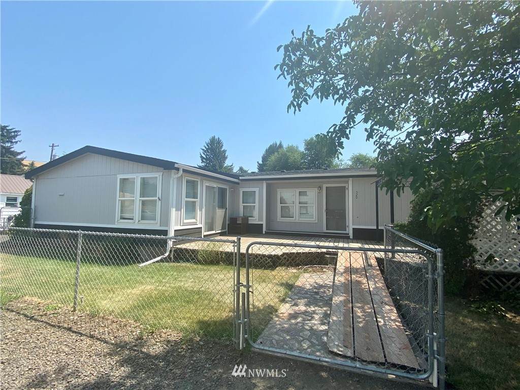 520 Race Street - Photo 1