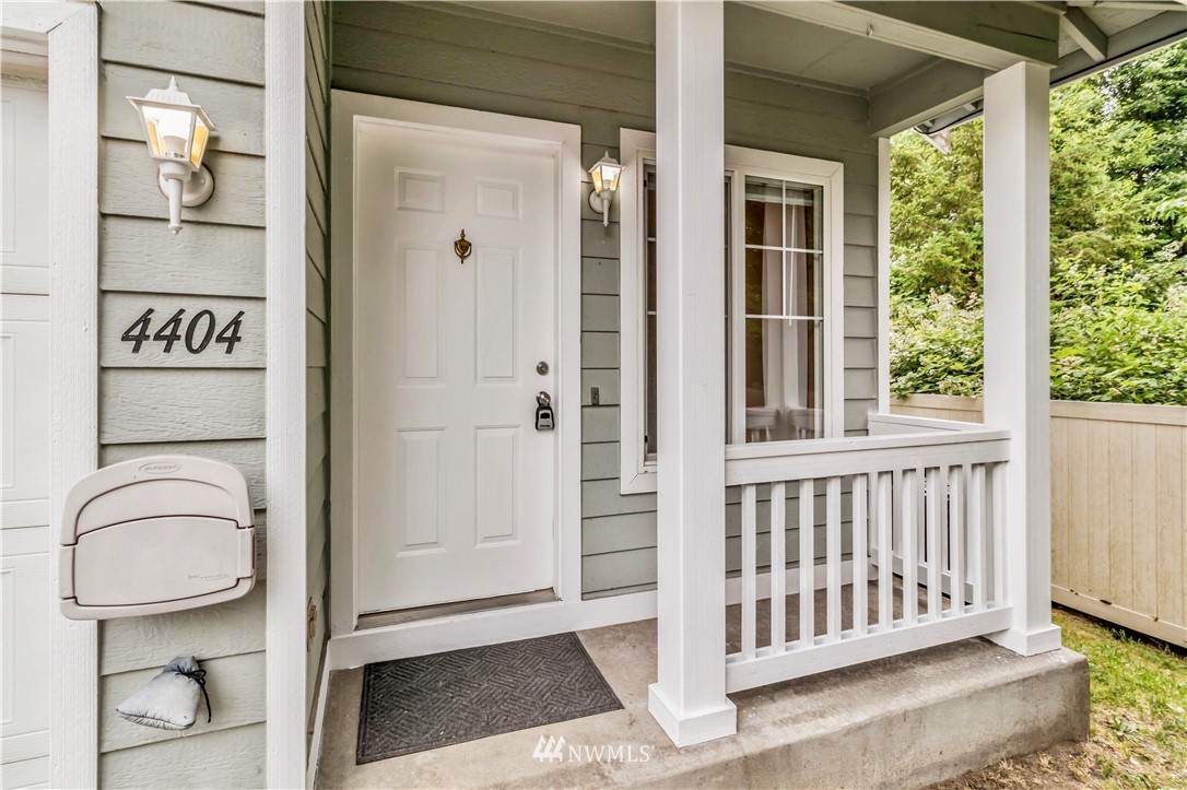 4404 148th Street - Photo 1