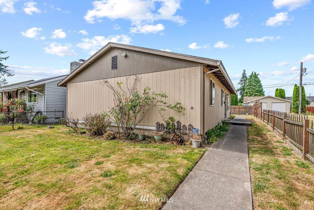 257 28th Avenue - Photo 1