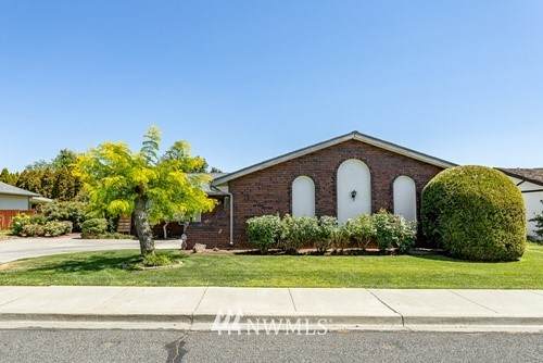 711 46th Avenue - Photo 1