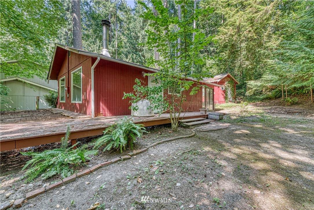 4803 165th Avenue - Photo 1