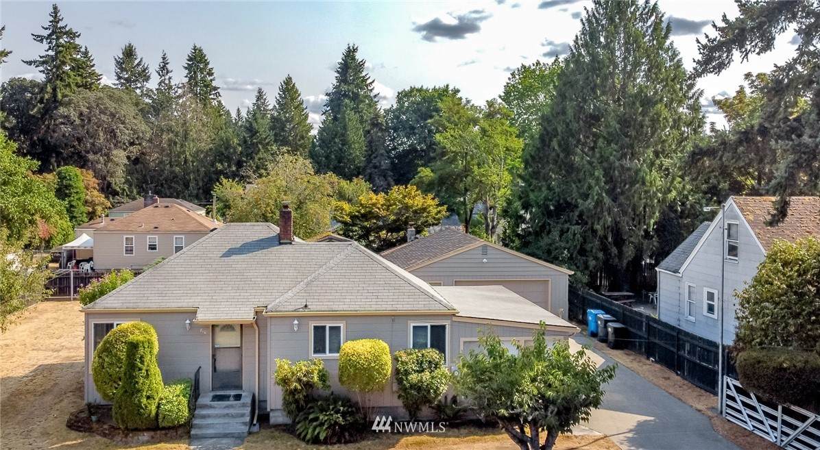 810 118th Street - Photo 1