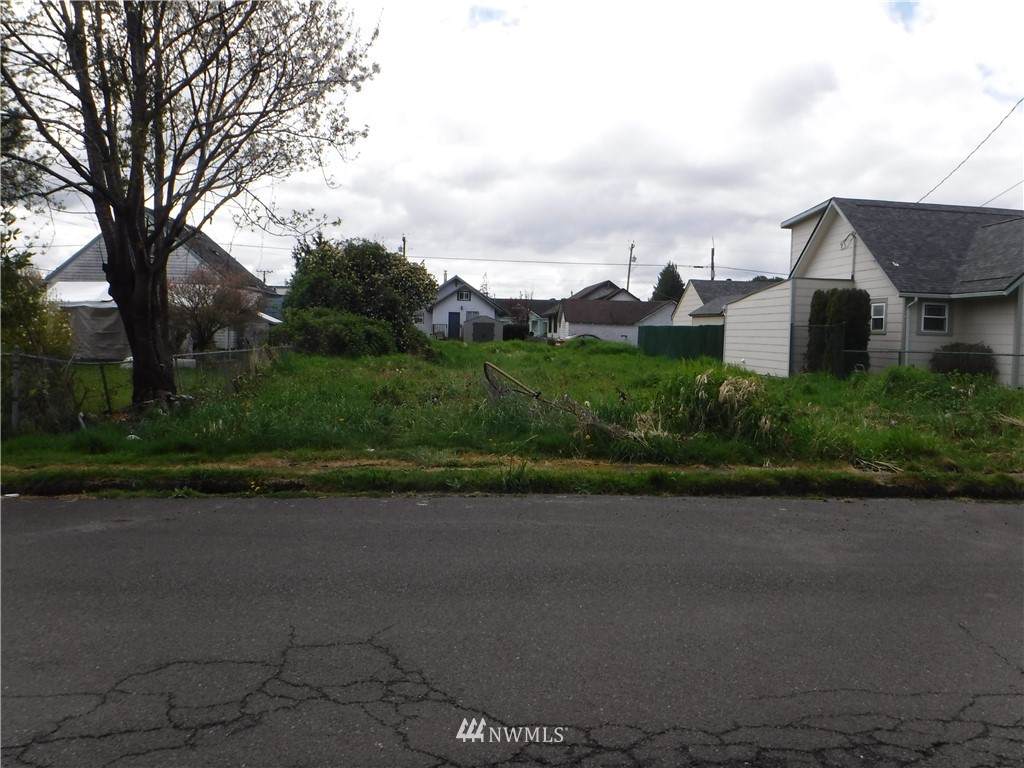 1605 2nd Street - Photo 1