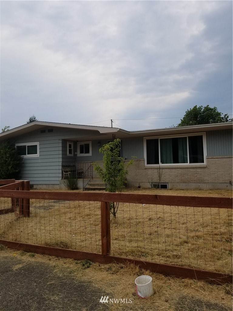 1126 Laurel - Photo 1
