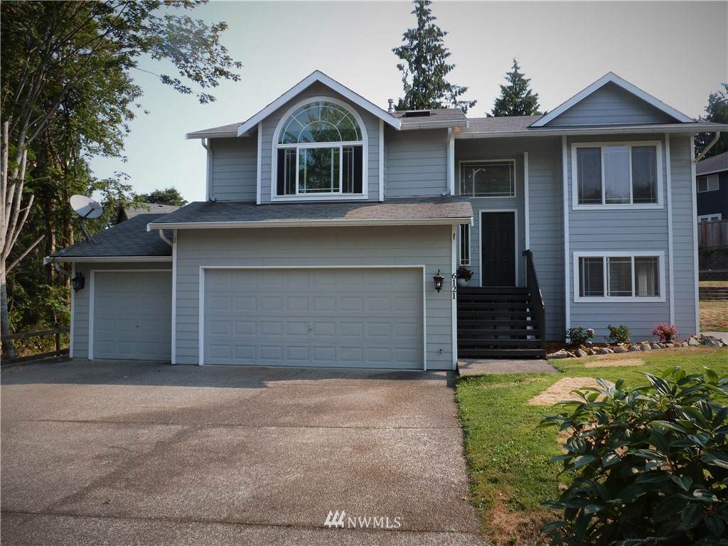 6121 71st Drive - Photo 1