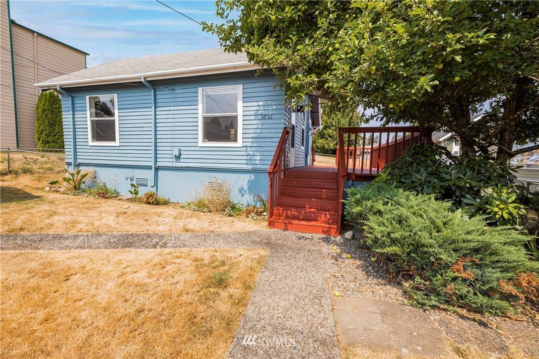 1810 13th Street - Photo 1