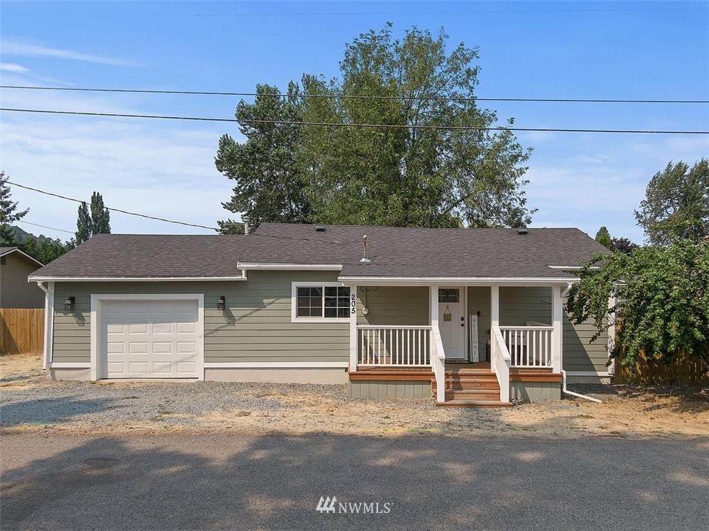 205 2nd Avenue - Photo 1