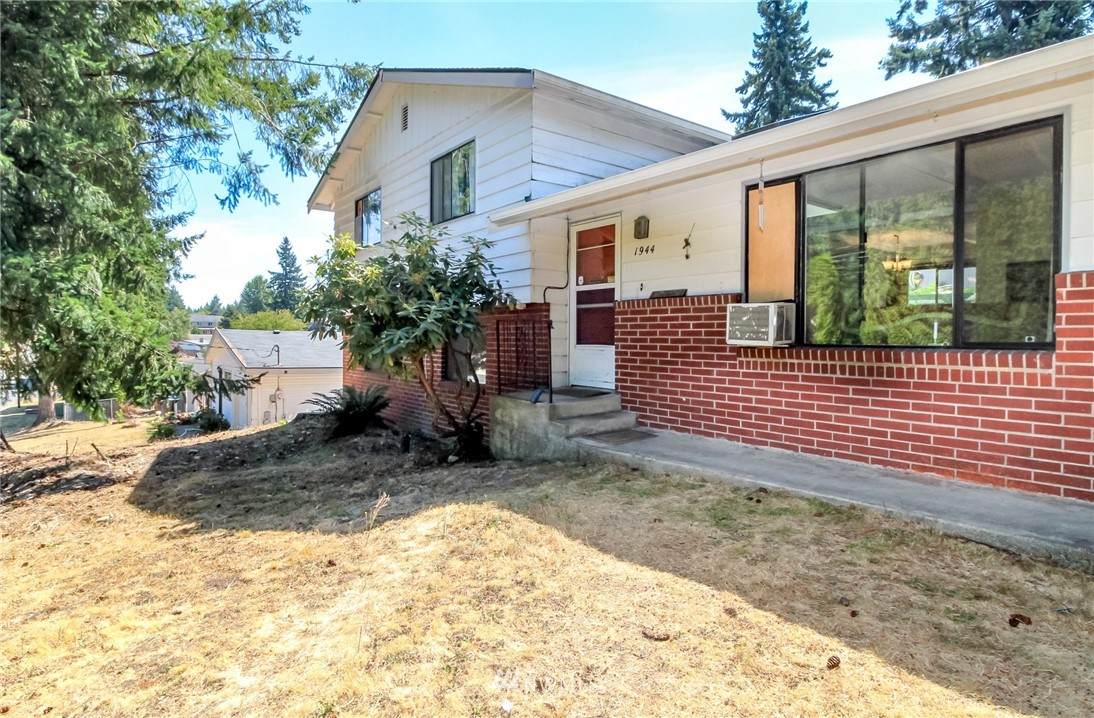 1944 64th Street - Photo 1