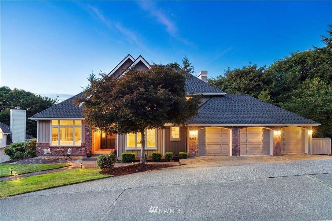 8028 144th Avenue - Photo 1