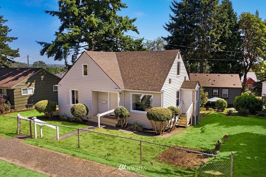7128 29th Avenue - Photo 1