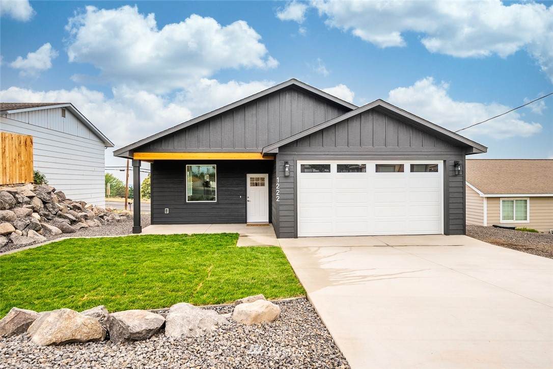 1222 Baker Street - Photo 1