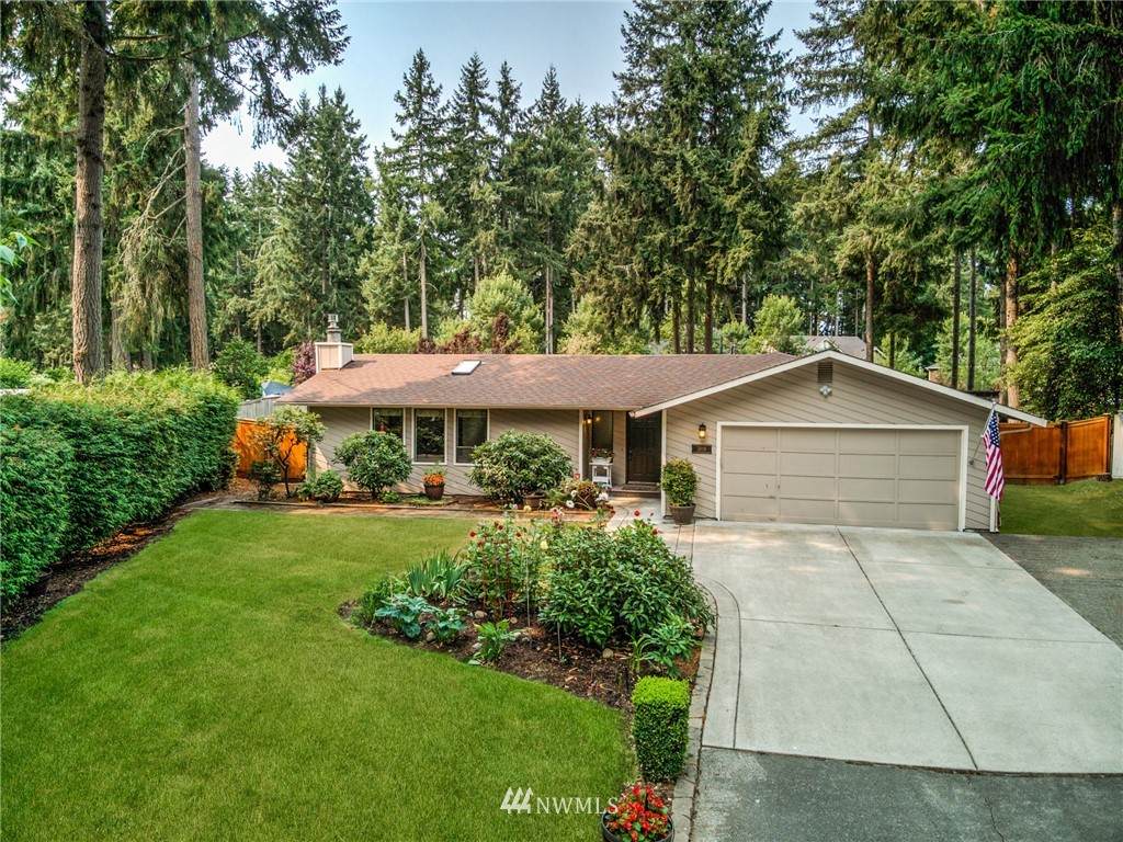 3819 Goldfinch Drive - Photo 1