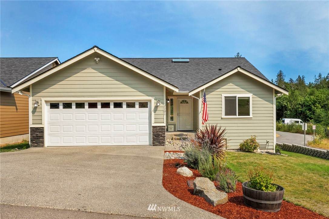 7101 E Nightingale Street - Photo 1