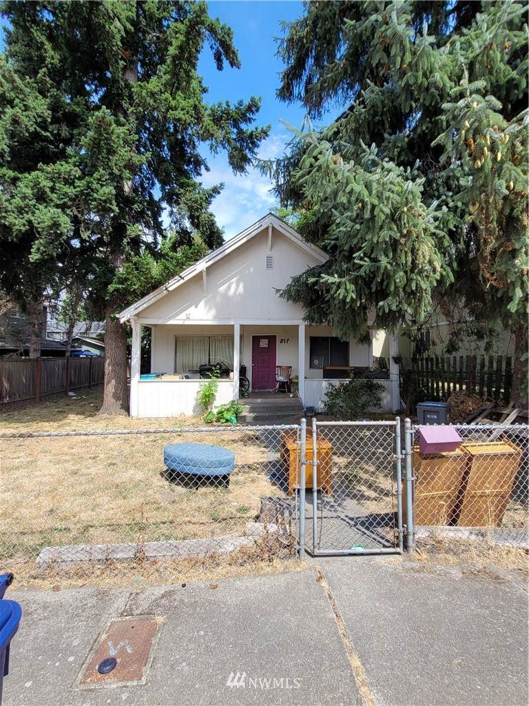 217 16th Street - Photo 1