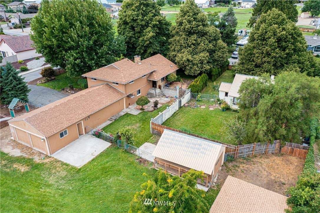 1001 Poplar Avenue - Photo 1