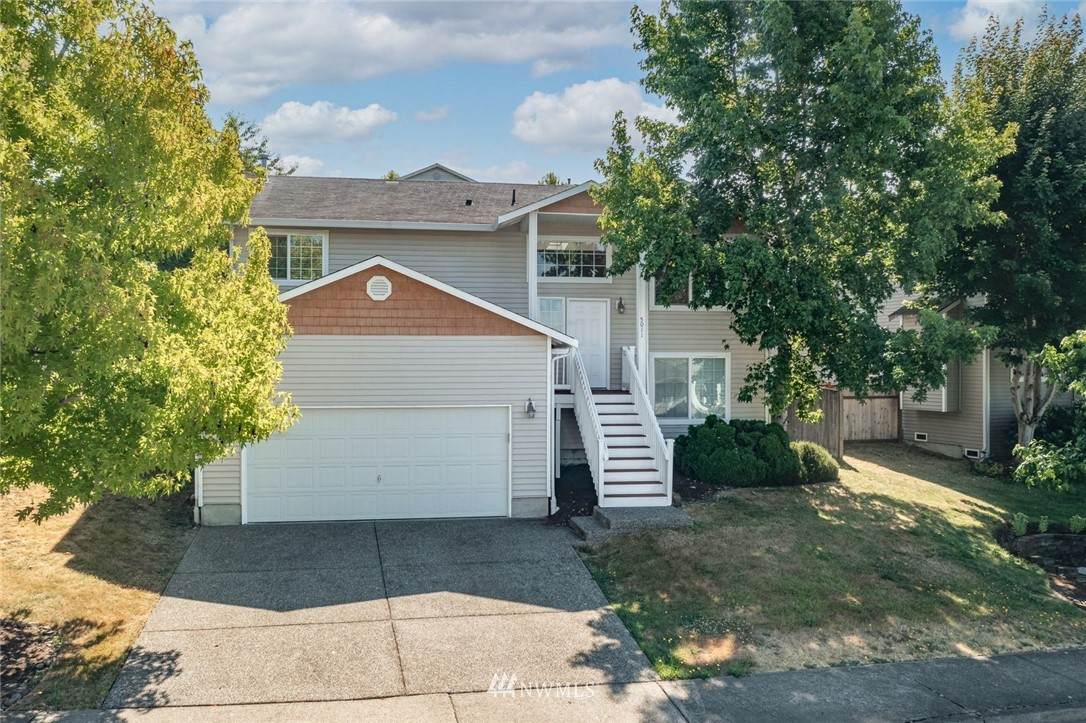 5011 60th Avenue - Photo 1